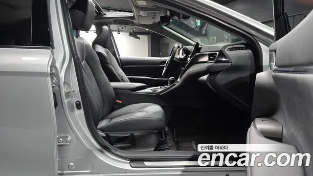 Toyota Camry 2024 thumb 8
