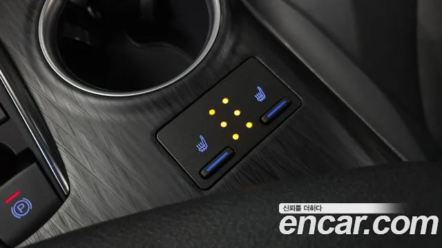 Toyota Camry 2024 thumb 3