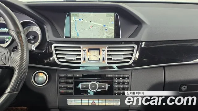Mercedes-Benz E-Class 2014 thumb 3