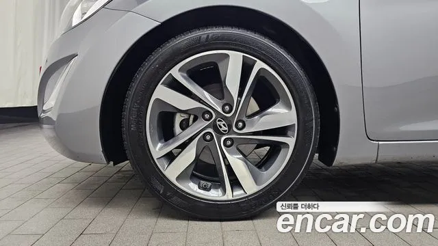 Hyundai Elantra 2015 thumb 4