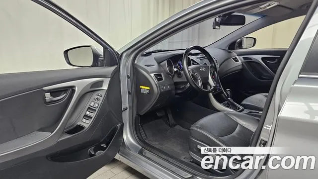 Hyundai Elantra 2015 thumb 9