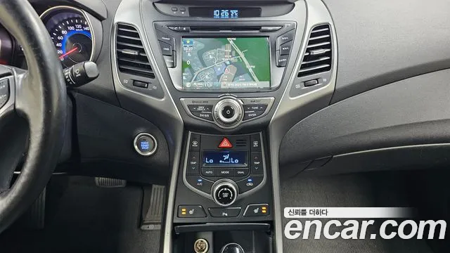 Hyundai Elantra 2015 thumb 3