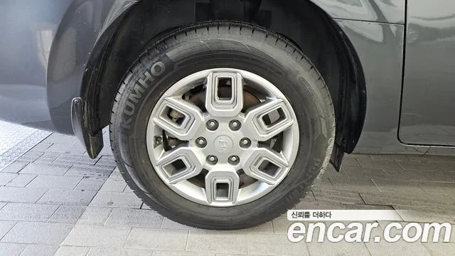 Hyundai Staria 2021 thumb 4