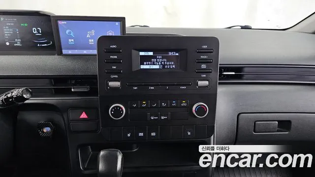 Hyundai Staria 2021 thumb 5