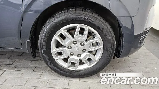 Hyundai Staria 2021 thumb 9