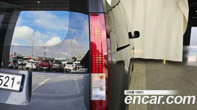 Hyundai Staria 2021 thumb 6