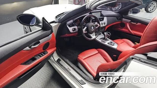 BMW Z4 2013 thumb 8