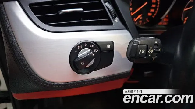 BMW Z4 2013 thumb 11