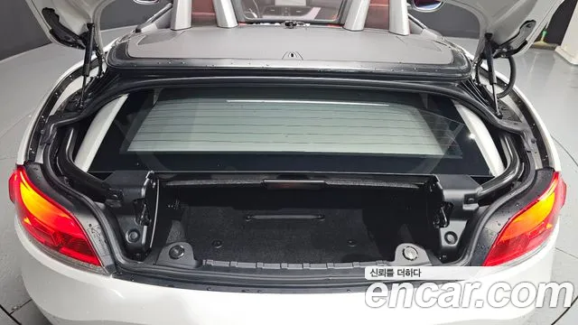 BMW Z4 2013 thumb 6