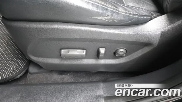 Hyundai DM 2012 thumb 10