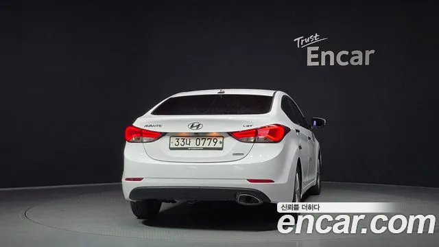 Hyundai Elantra 2015 thumb 3