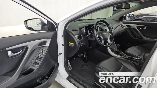 Hyundai Elantra 2015 thumb 4