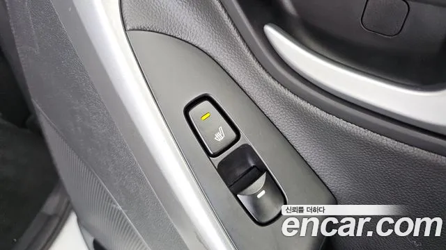 Hyundai Elantra 2015 thumb 2