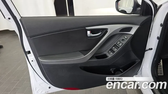 Hyundai Elantra 2015 thumb 12