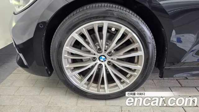 BMW 3 серии 2019 thumb 2