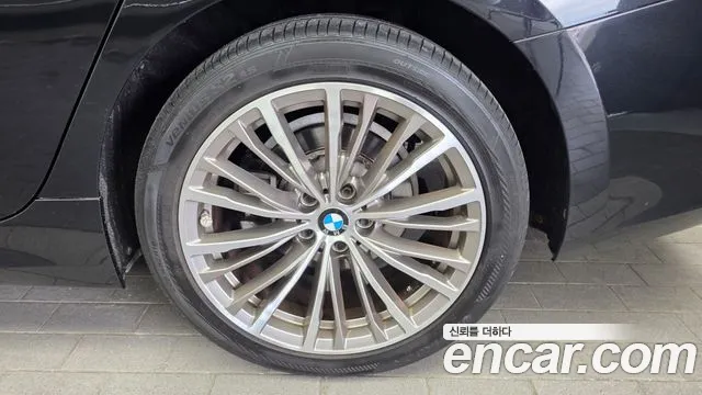 BMW 3 серии 2019 thumb 4