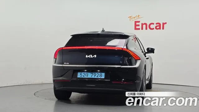 Kia EV6 2023 thumb 3