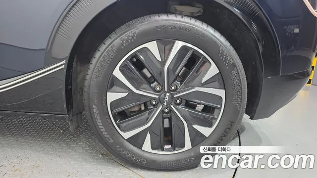 Kia EV6 2023 thumb 9