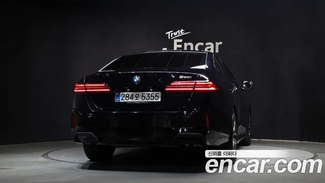 BMW 5 серии 2025 thumb 11