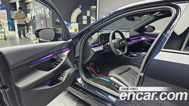 BMW 5 серии 2025 thumb 2