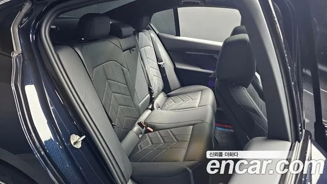 BMW 5 серии 2025 thumb 3