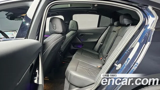 BMW 5 серии 2025 thumb 8