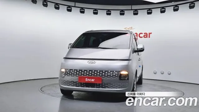 Hyundai Staria 2022 thumb 3