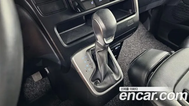 Hyundai Staria 2022 thumb 12