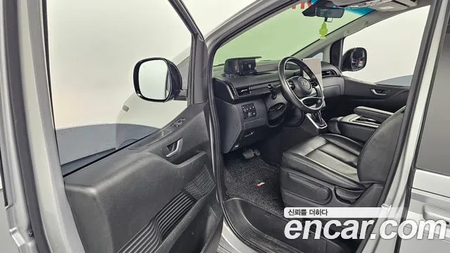 Hyundai Staria 2022 thumb 4