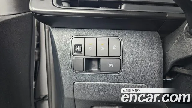 Hyundai Staria 2022 thumb 2