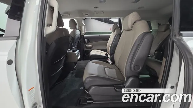 Kia Carnival 2025 thumb 2