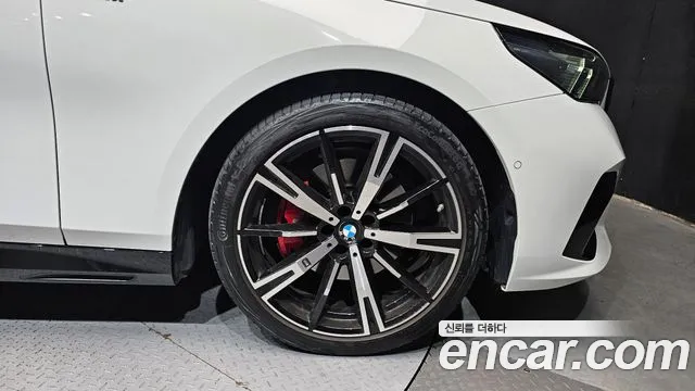 BMW 5 серии 2024 thumb 11