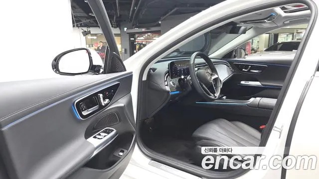 Mercedes-Benz E-Class 2024 thumb 8