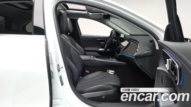 Mercedes-Benz E-Class 2024 thumb 10
