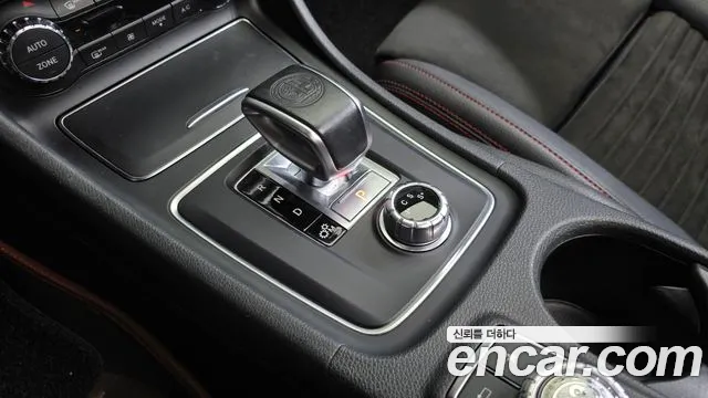 Mercedes-Benz A-Class 2017 thumb 9