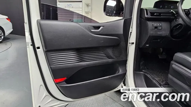 Hyundai Staria 2022 thumb 2
