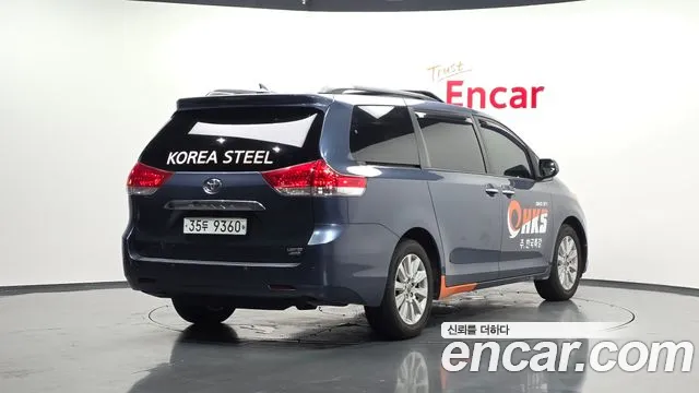 Toyota Sienna 2014 thumb 6