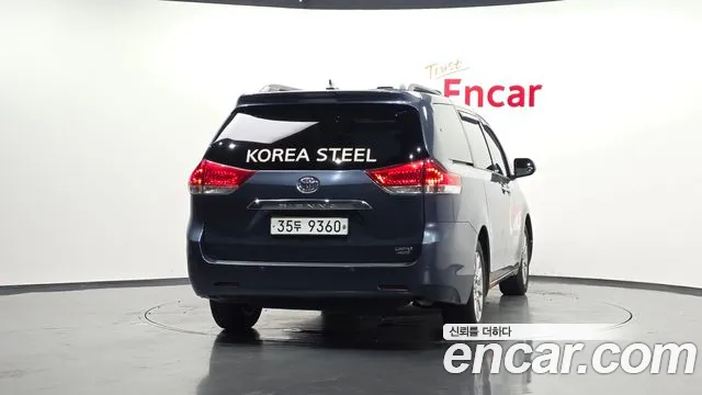 Toyota Sienna 2014 thumb 10