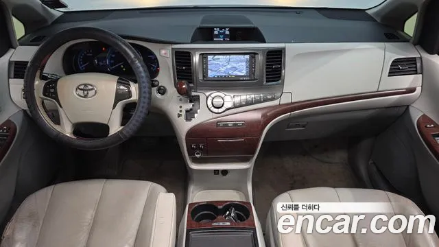 Toyota Sienna 2014 thumb 5