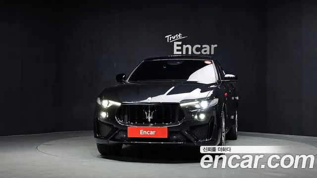 Maserati Levante 2019 thumb 12