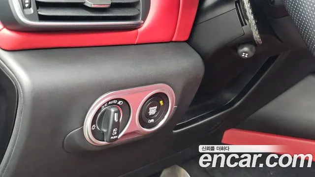 Maserati Levante 2019 thumb 10