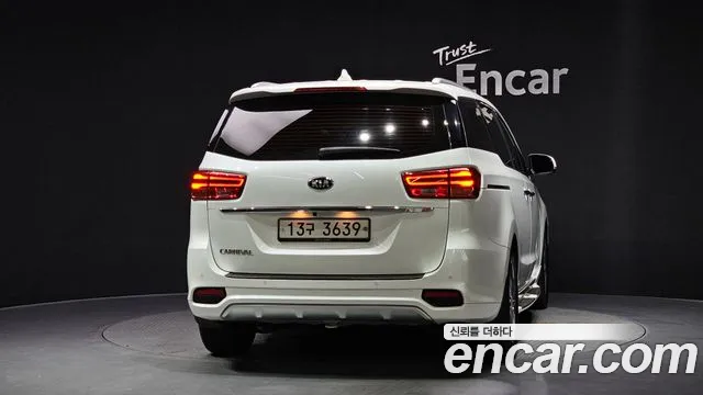 Kia Carnival 2019 thumb 11