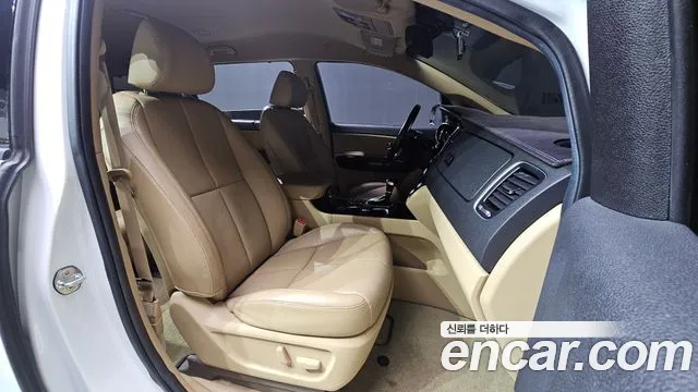 Kia Carnival 2019 thumb 7
