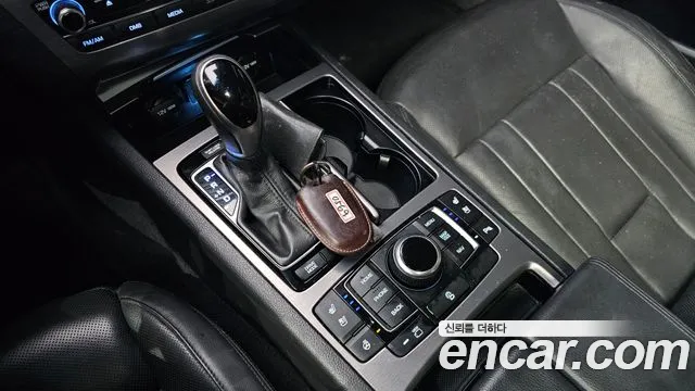 Hyundai Genesis 2016 thumb 9