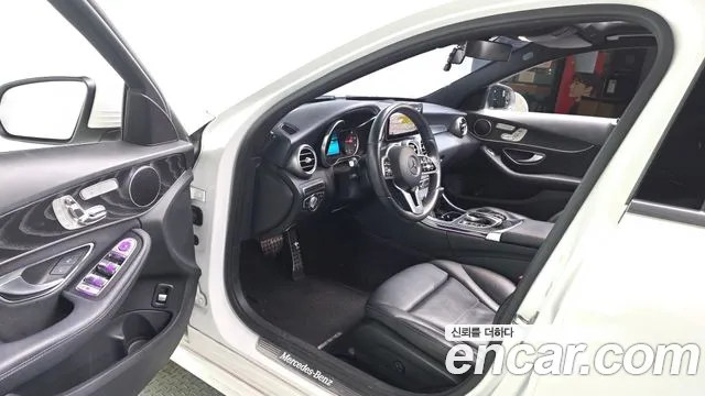 Mercedes-Benz C-Class 2019 thumb 5