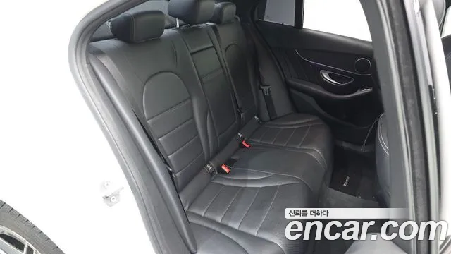 Mercedes-Benz C-Class 2019 thumb 11