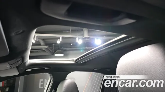 Mercedes-Benz C-Class 2019 thumb 2