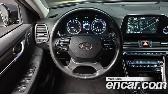 Hyundai Grandeur 2017 thumb 11