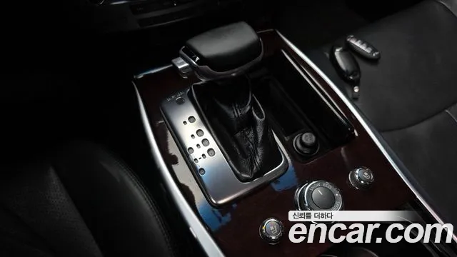 Infiniti Q70 2016 thumb 10