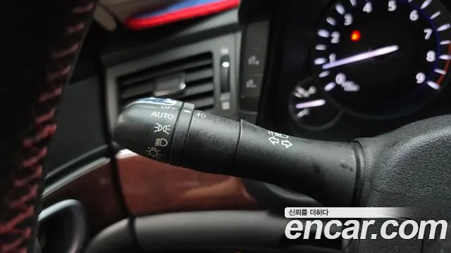 Infiniti Q70 2016 thumb 5